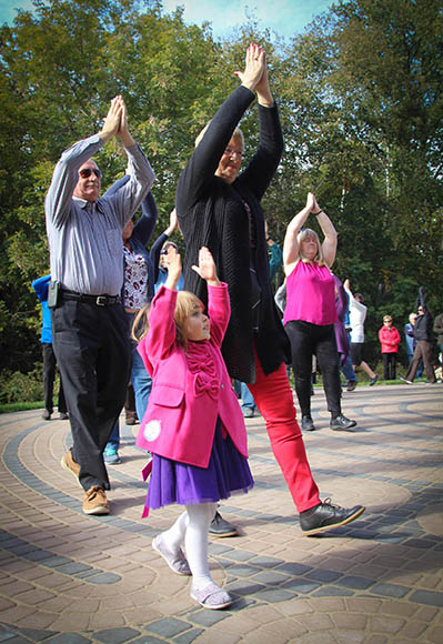 STITTSVILLE, ON, October 8, 2015. W. J. Bell Rotary Peace Park.   Young and old take part in the opening movement mandala.    Barry Gray (StittsvilleCentral)