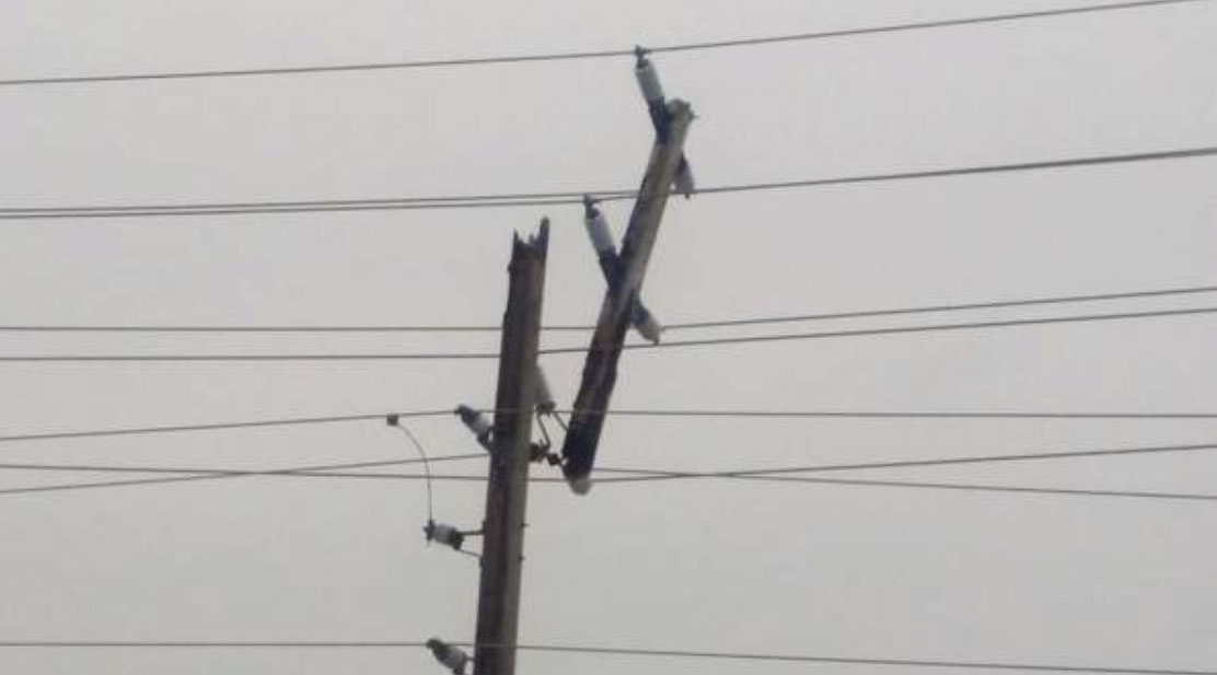 Snapped hydro pole near the Queensway.