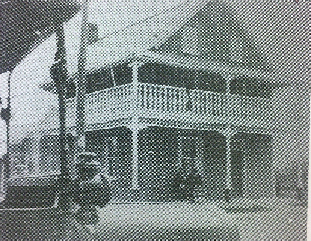 The Temperence Hotel, with balconies intact.  Undated photo via the Stittsville Women's Institute / Tweedsmuir History Collection.